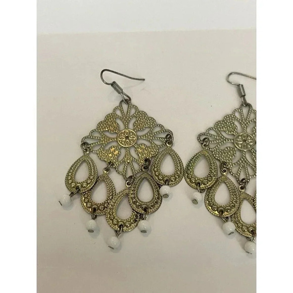 VTG Vintage Pierced Earrings Bronze Gold Tone White Bead Chandelier Dangle Boho - Picture 6 of 7